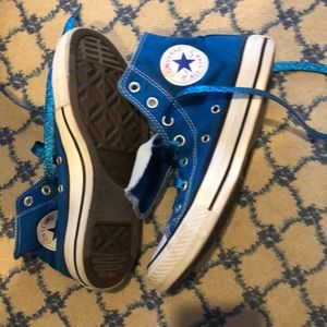 Blue Converse all star